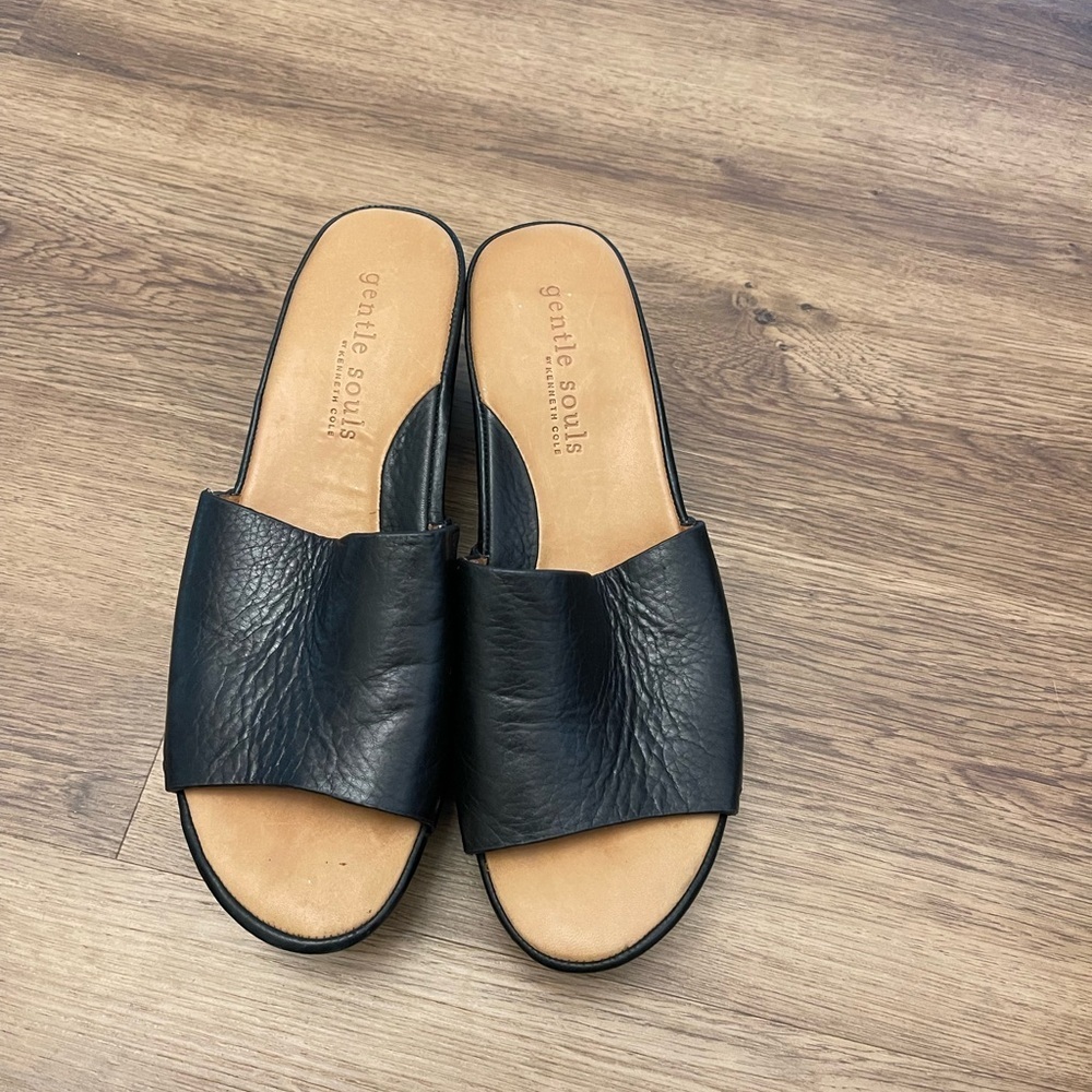 Kenneth Cole New York Black Leather Slide Sandals